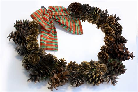 pinecone wreath  steps  pictures