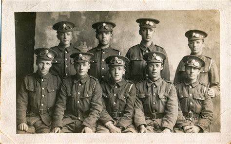 group photograph  ww soldiers  dundee  social history  dundee