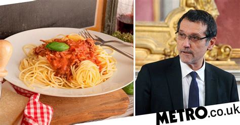 Spaghetti Bolognese Does Not Exist Says Fed Up Mayor Of Bologna