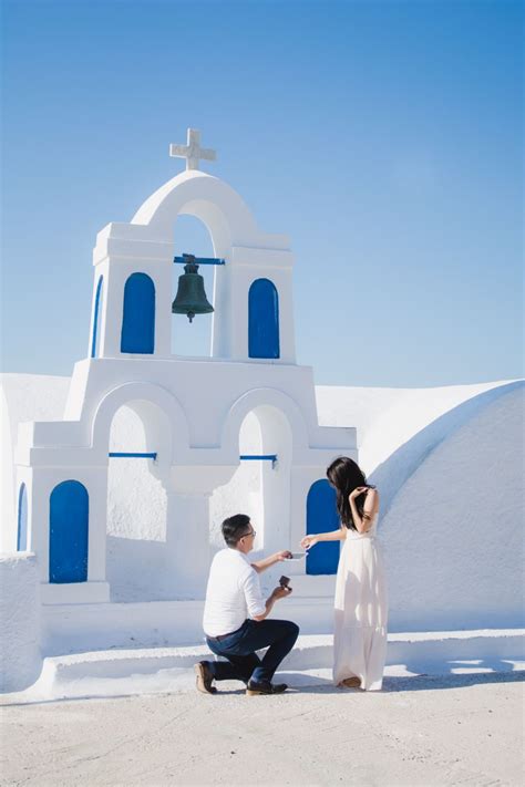 santorini proposal oia photoshoot greece 004 santorini photographer wedding scene engagement