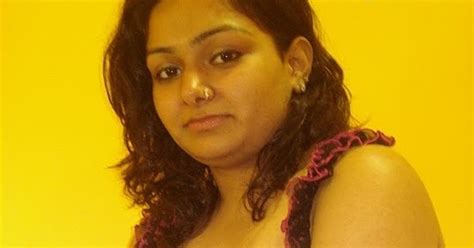 hot sexy nri aunty bhabhi housewife pics bolly pisachi
