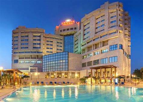 top ten  star hotels   delhi enjoy  luxurious stay luxury
