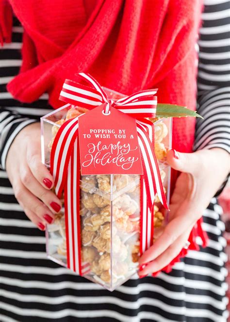 holiday popcorn gift idea  printable gift tags pizzazzerie
