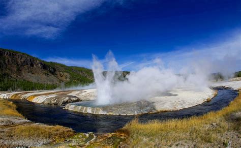 yellowstone supervolcano erupted twice 630 000 years ago plunging
