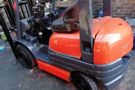 toyota  ton diesel  sideshift forklifts machinery