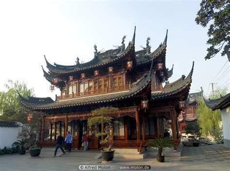 ancient chinese house photo yu yuan gardens shanghai china