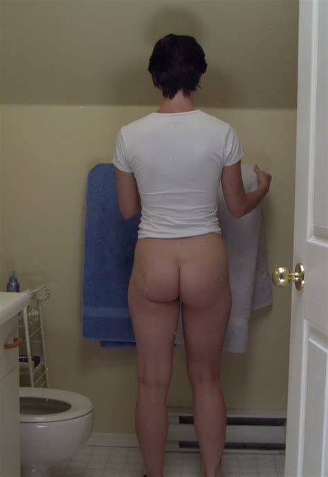 Gorgeous Short Haired Milf With A Perfect Ass And Tits 136 Pics
