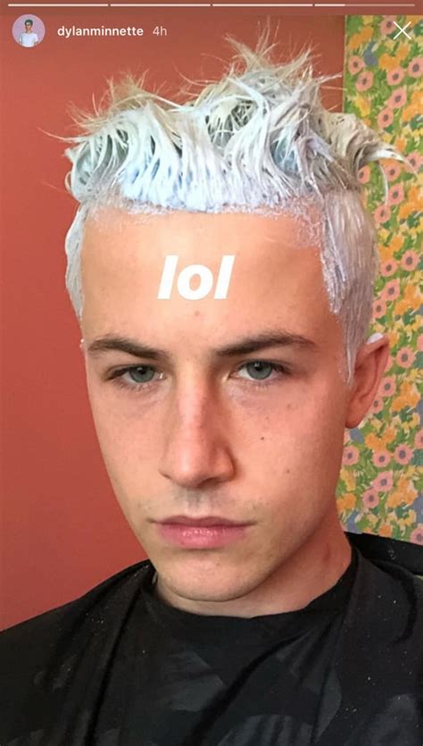 Dylan Minnette S Bleached Hair Dylan Minnette Dyed His Hair A Purple
