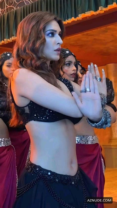 Kriti Sanon Sexy Pics Aznude