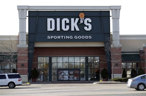Dick’s Sporting Goods Reports Strong Earnings As It