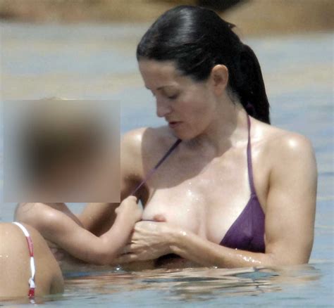 courtney cox nipple slip and bikini beach paparazzi pictures pichunter
