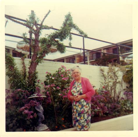 candid polaroid snaps of happy women in the 1960s ~ vintage everyday