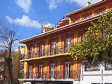 granada hotels  accommodation granada andalucia spain