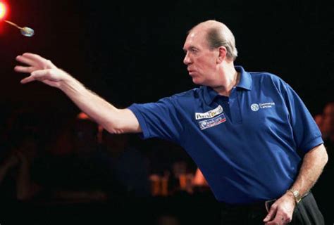 top  greatest darts players   time sportsshownet
