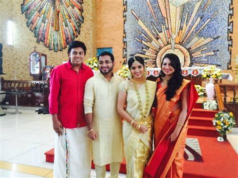 Muktha Rinku Tomy Engagement Pictures Photos Images