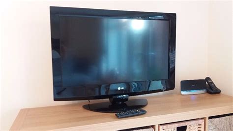 Tv Lg 32 Inch Lcd Hd Ready Freeview Excellent