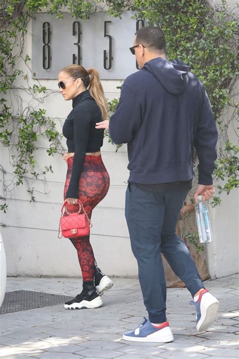 Jennifer Lopez Showed Off A Sexy Ass On Los Angeles 20