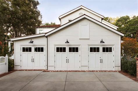 colonial revival farmhouse  traditional southern charm   garage door design