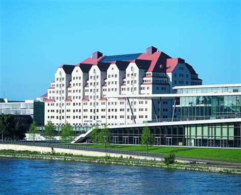 frasers hospitality trust completes acquisition  maritim hotel