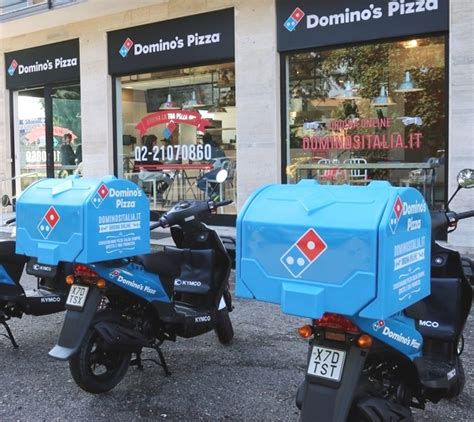 sbarca  italia la pizza americana  dominos news da pizzait