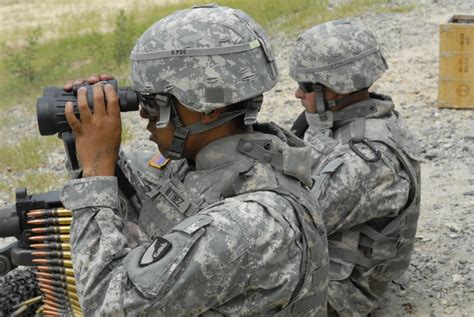 soldiers praise   cal machine gun article  united states army