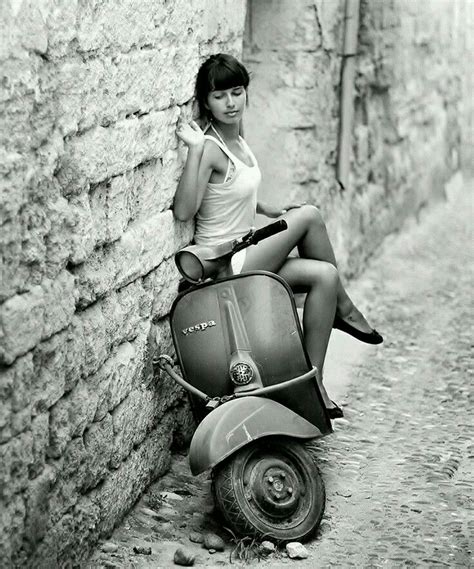 vespas vespa girl scooter girl vespa vintage