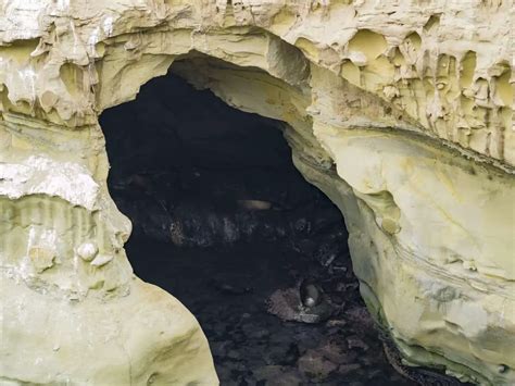 entrance   cave called startcavingcom