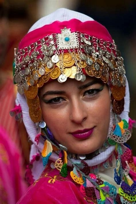 Pin By Carol Geraci On Faces Costumes Around The World Beauty Around