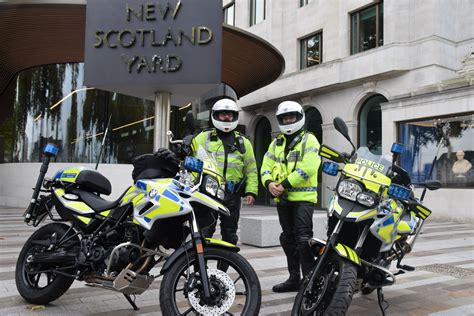 met police officers  london motorcycle visordown