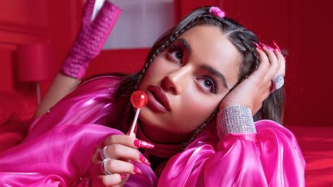 israeli pop star noa kirel debuts english single please don t suck