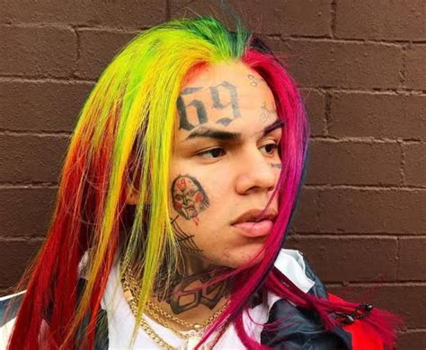 Tekashi 6ix9ine Says He Pays 15 000 For Each Of His Lace Front Wigs