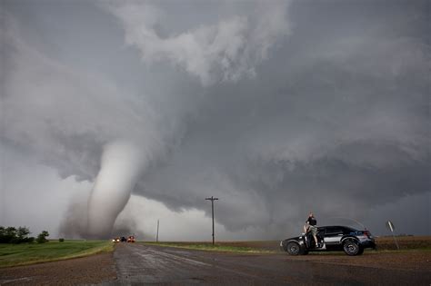 psbattle  tornado  vehicles kansas united states  america rimagesofkansas