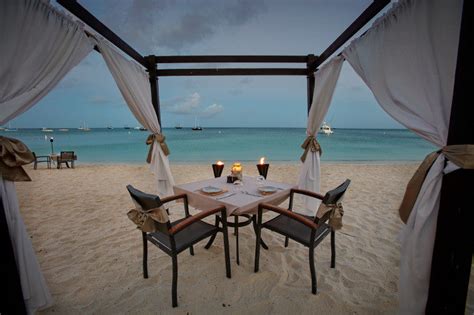 romantic beach dining in aruba when in aruba
