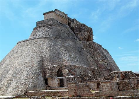 pyramid   magician uxmal   puuc sites uxmal flourished