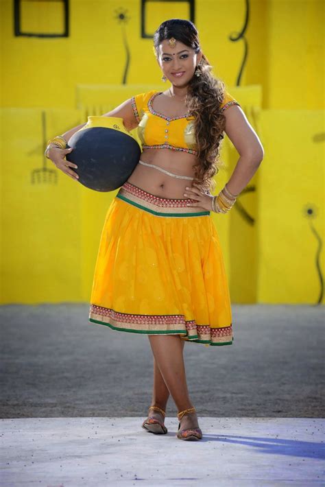 Ester Noronha Sexy And Superhot Dance Stills In Yellow Lenhga