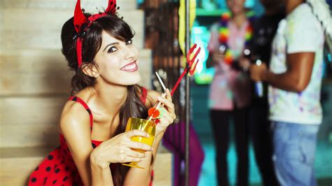 How To Throw A Great Adult Halloween Party – Sheknows