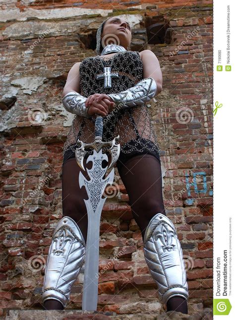 mulher sexy na armadura medieval foto de stock imagem