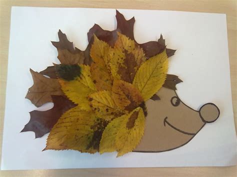 egel voorzien van bladerenbedoeld voor kleuters  groep  fall crafts autumn leaves