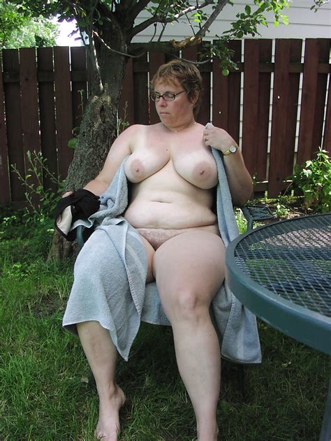 bbw women nude in public 24 pics