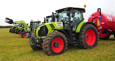 claas takes  tractors    front  agrilandie