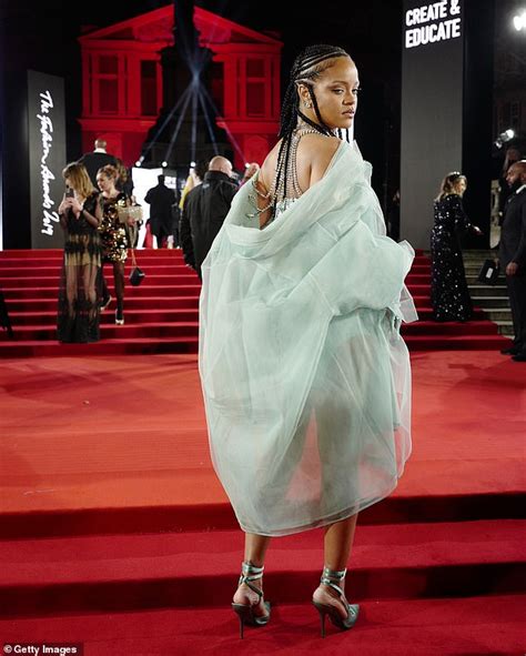 british fashion awards 2019 rihanna proves she is the queen of the red