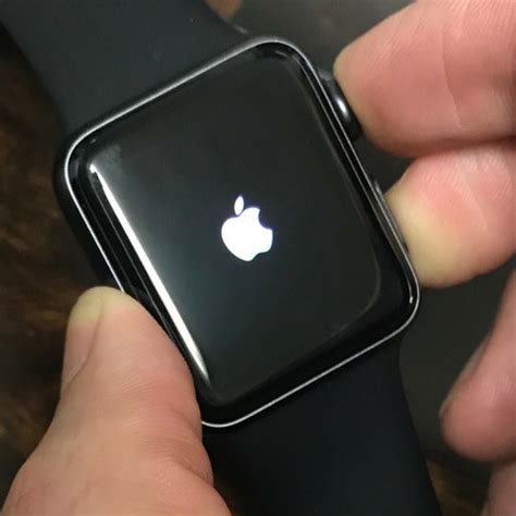 apple watch blinking logo of doom