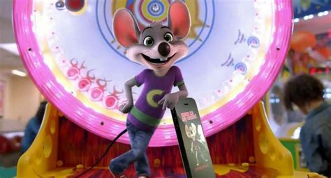 5 surprisingly grim realities of life at a chuck e cheese s