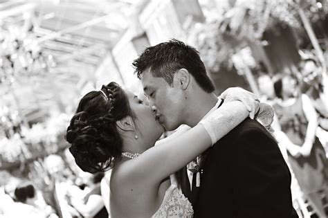 Kiss On Dance Floor Wedding Photographers Wedding Hall
