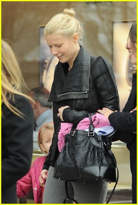 gwyneth paltrow and apple martin miracle mile photo