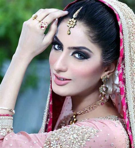 Pakistani Actress Sana Khan Dies In Road Accident See