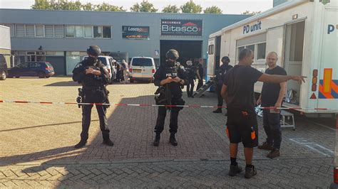 mexicanen opgepakt bij inval politie  crystal meth lab op bedrijventerrein het broek  arnhem