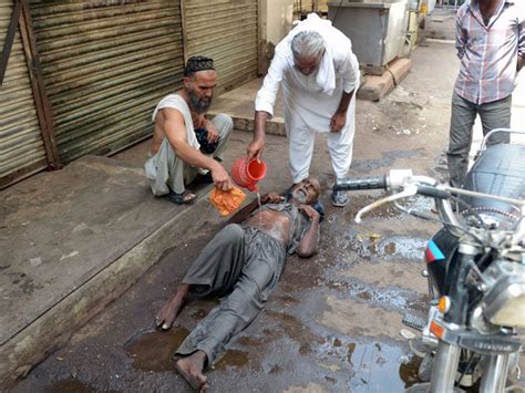 Pakistan Heatwave Abstain From Fasting Clerics Say As