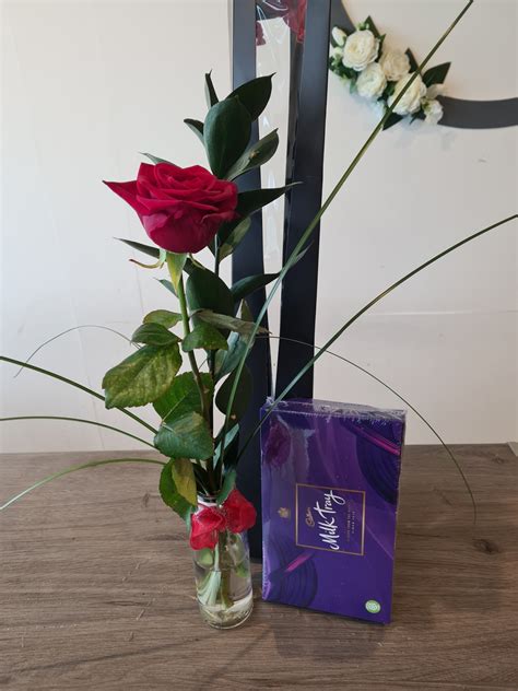 single rose gift set floral creation