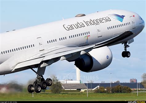 Pk Gij Garuda Indonesia Boeing 777 300er At Amsterdam